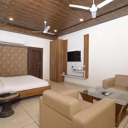Hotel Razia Inn Hisār Buitenkant foto
