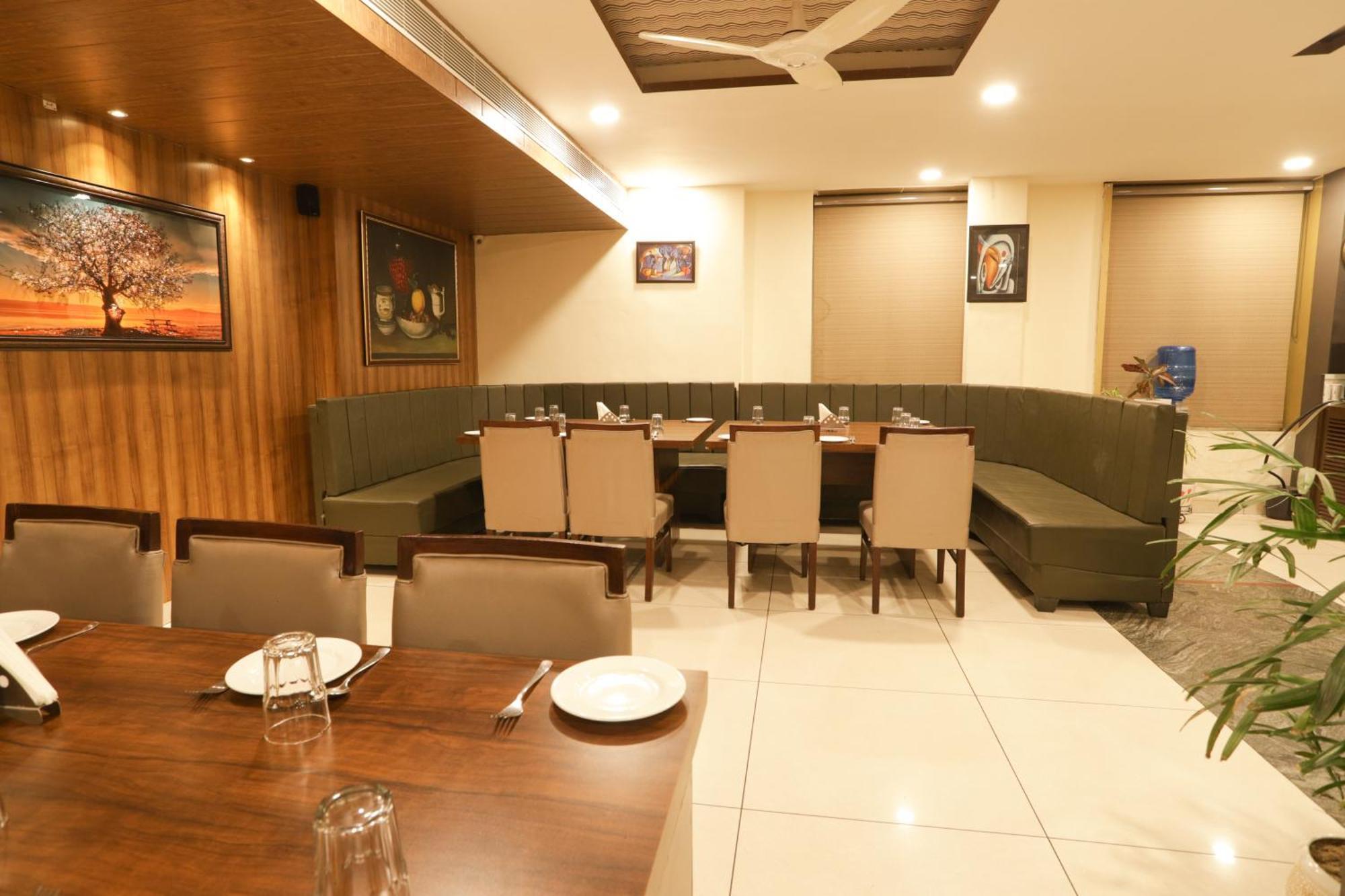 Hotel Razia Inn Hisār Buitenkant foto