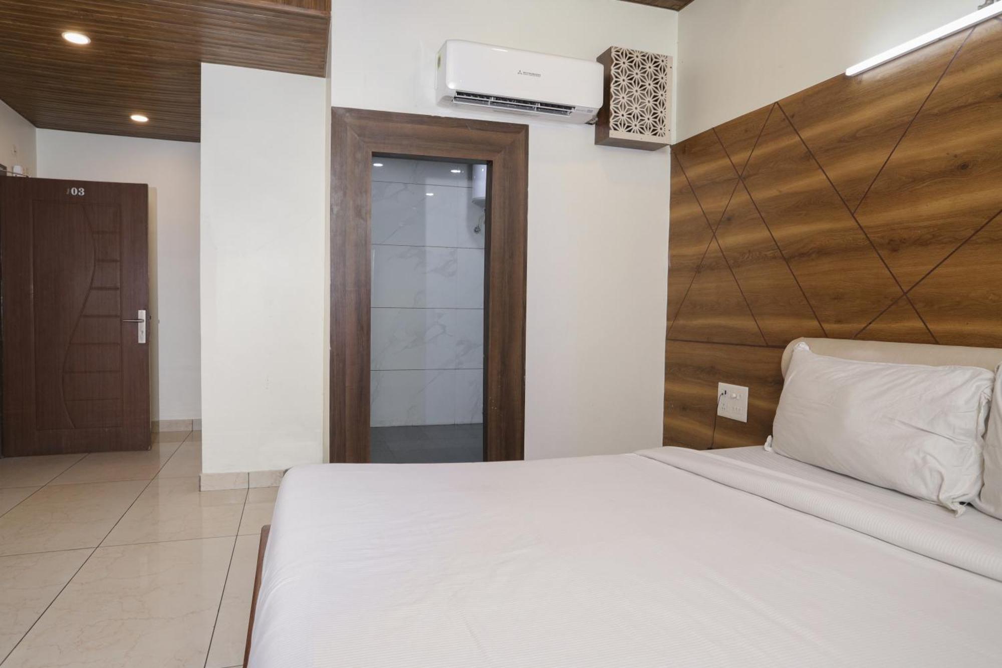 Hotel Razia Inn Hisār Buitenkant foto