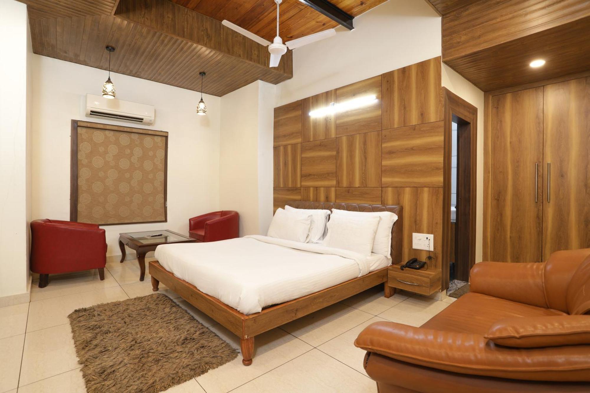 Hotel Razia Inn Hisār Buitenkant foto