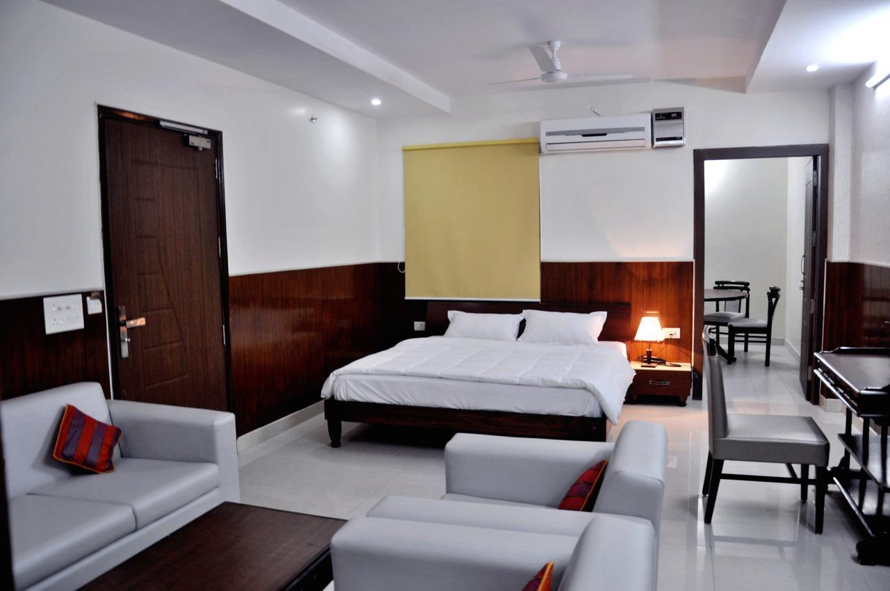 Hotel Razia Inn Hisār Buitenkant foto