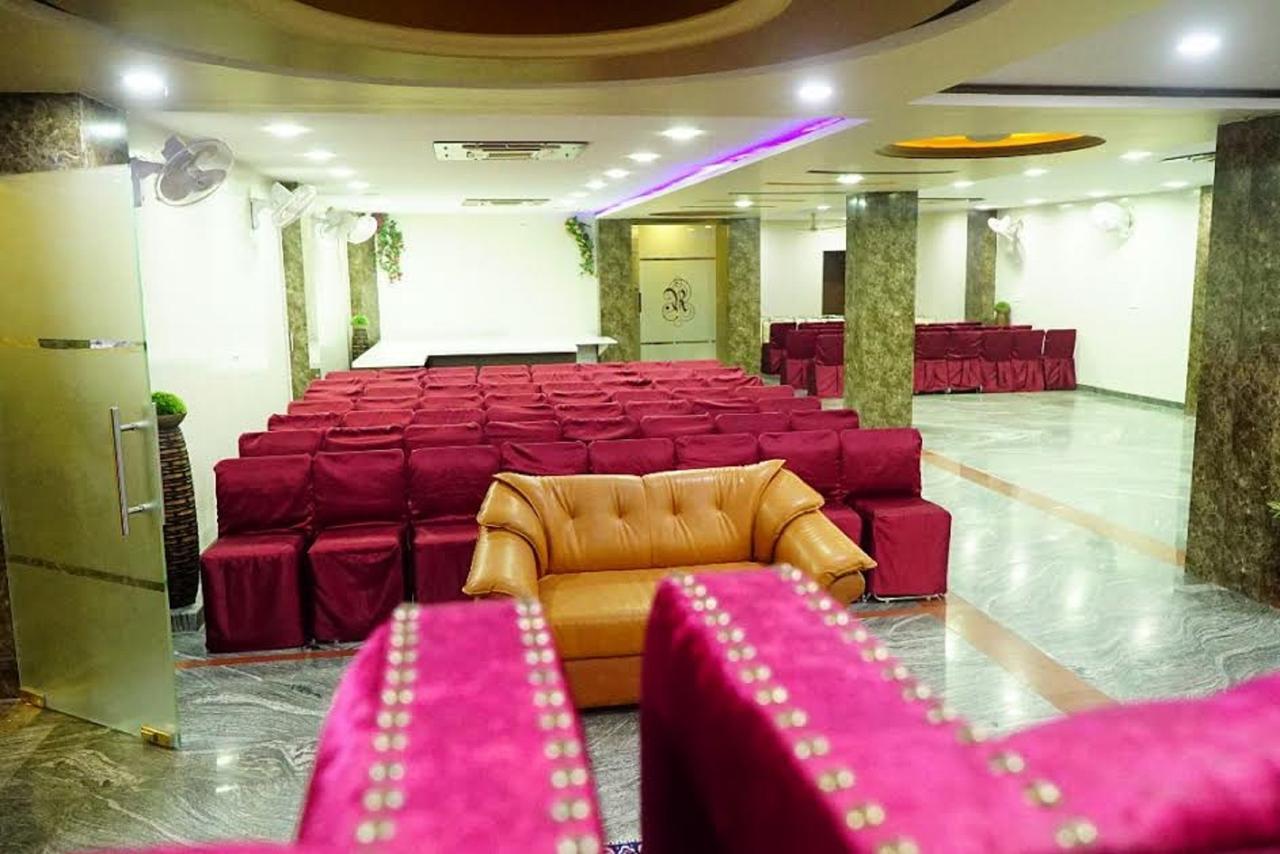 Hotel Razia Inn Hisār Buitenkant foto