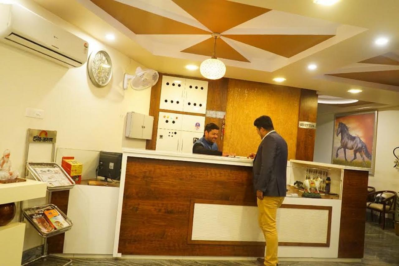 Hotel Razia Inn Hisār Buitenkant foto
